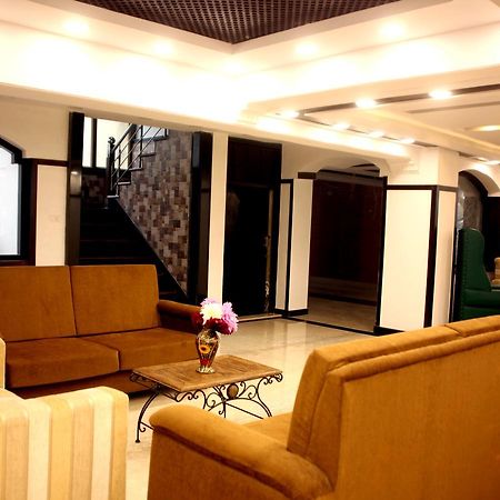 Hotel New Park At Dal Lake ศรีนาการ์ ภายนอก รูปภาพ