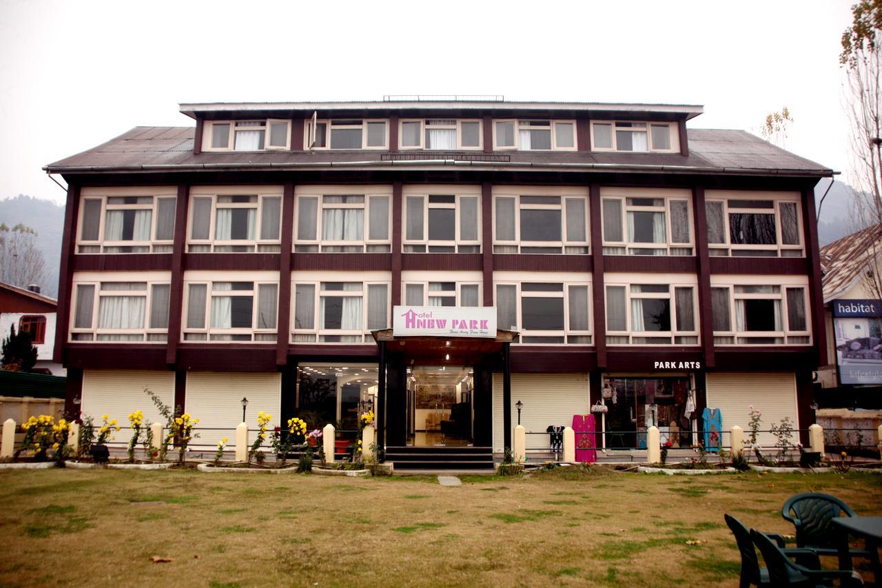 Hotel New Park At Dal Lake ศรีนาการ์ ภายนอก รูปภาพ