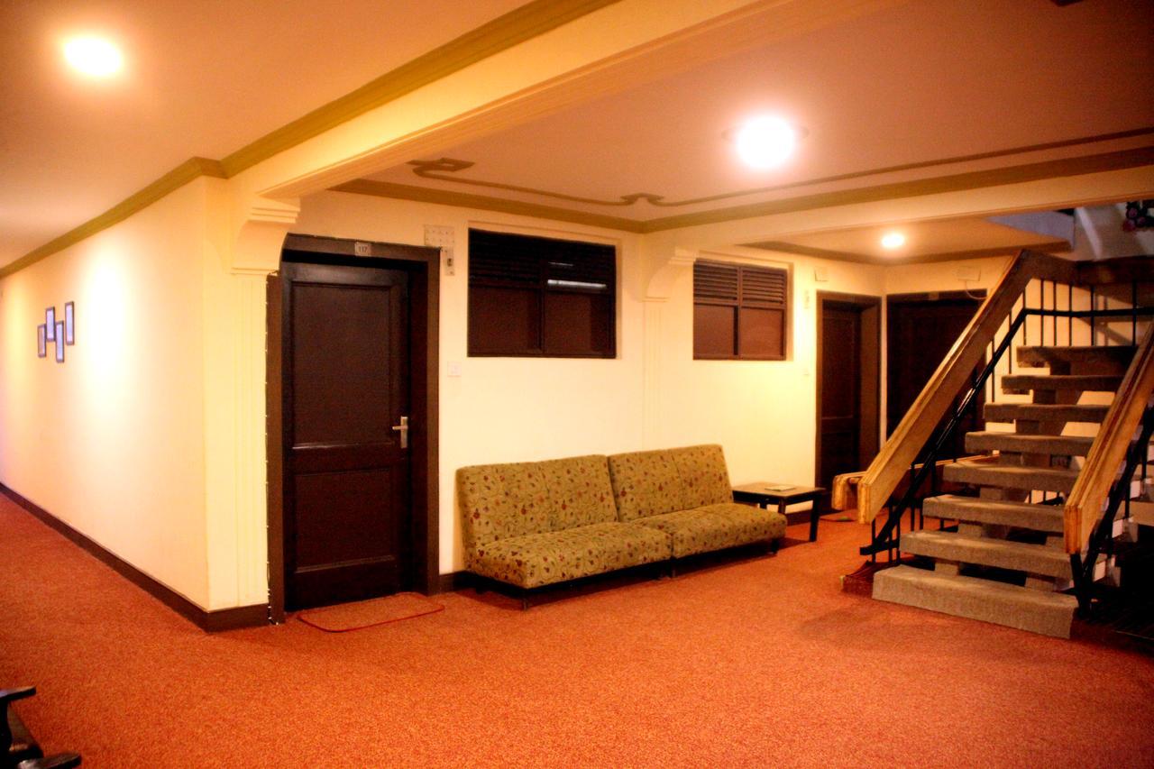 Hotel New Park At Dal Lake ศรีนาการ์ ภายนอก รูปภาพ