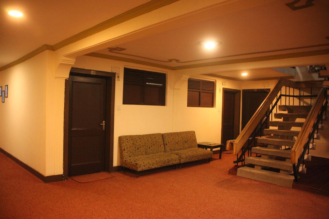 Hotel New Park At Dal Lake ศรีนาการ์ ภายนอก รูปภาพ